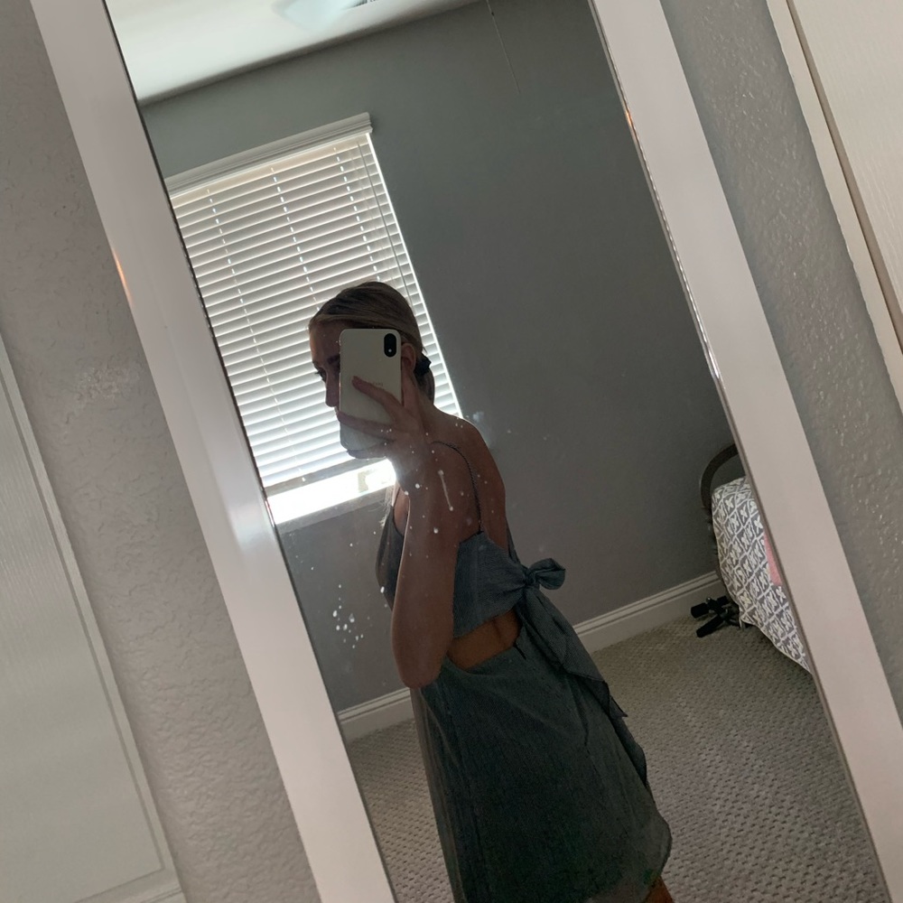 Dress - Picture 3 of 3